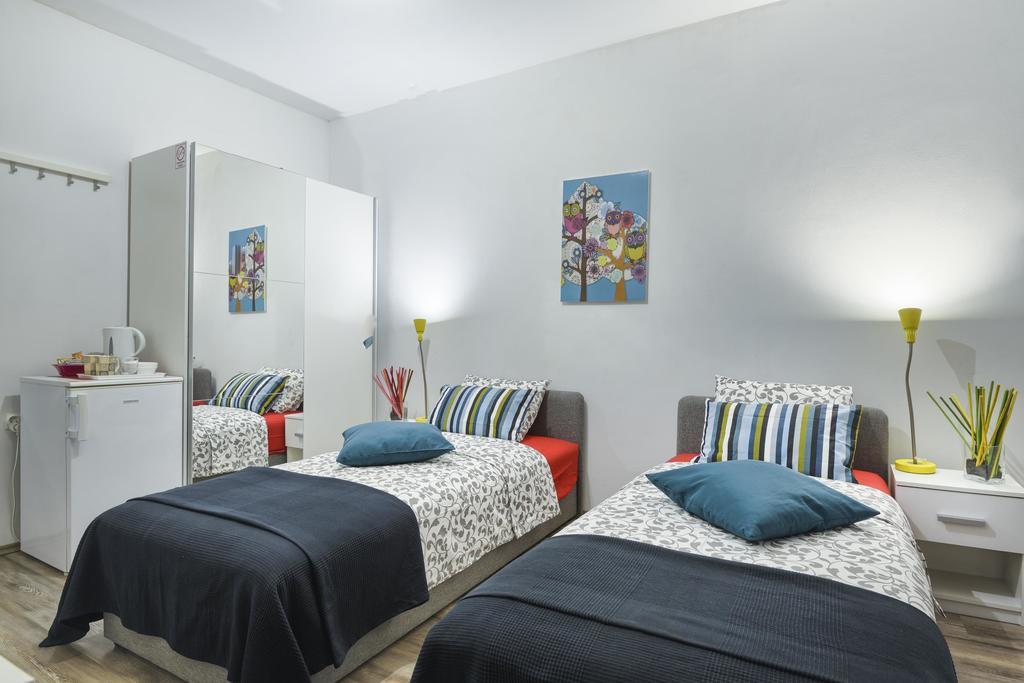 Top Center Rooms & Studio Пула Экстерьер фото